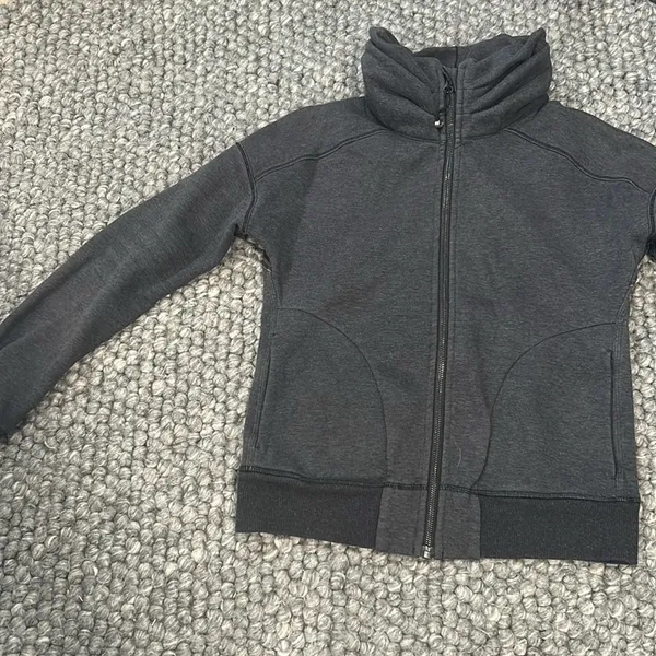 Lululemon Gray Zip Up Scuba Define Sweatshirt No Hood Size 6 - Image 3
