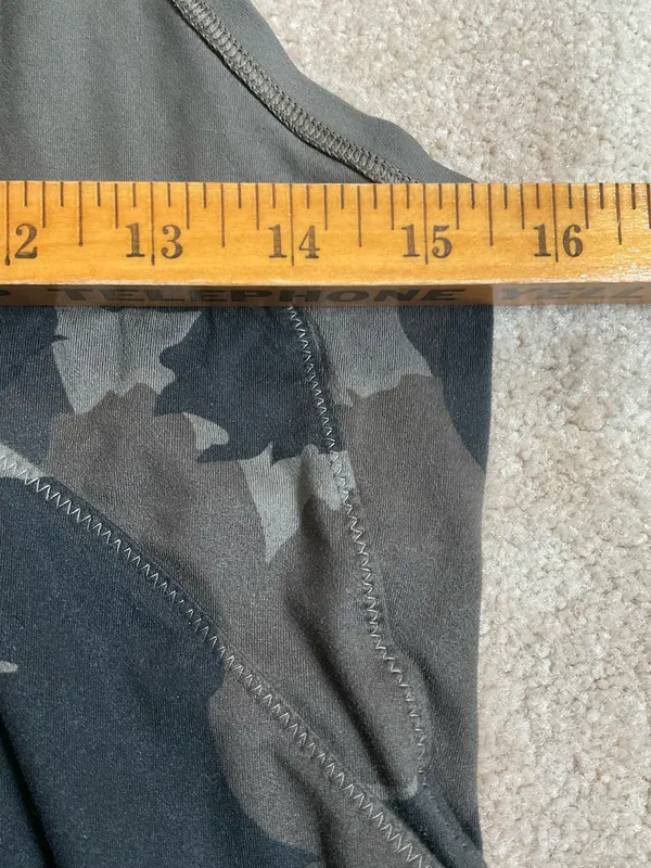 Athleta Tank Top Racerback Small camo - Image 6