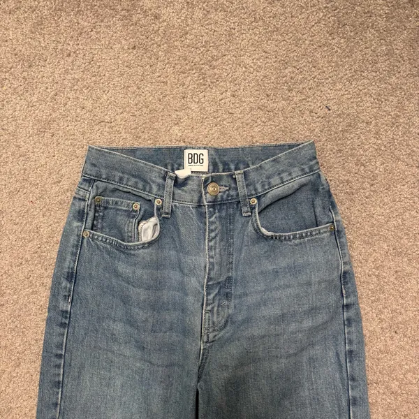 BDG Light Blue Wash High-Rise Baggy Jeans - Image 3