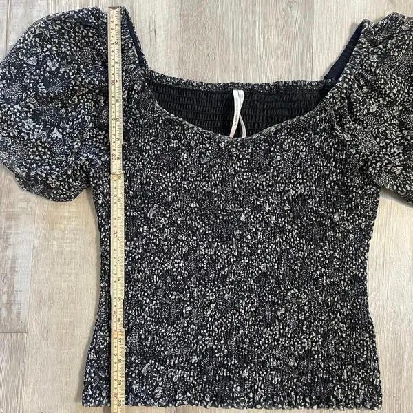 Anthropologie Aurelia Smocked Top size Medium - Image 7