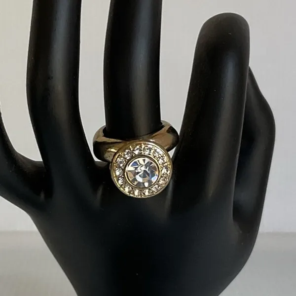 Vintage Akira Chicago Gold Statement Ring Clear Rhinestone Crystal Cocktail Ring - Image 2