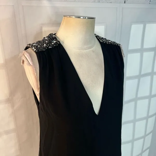Alice & Olivia black embellished shoulder sleeveless blouse size XS - Image 4