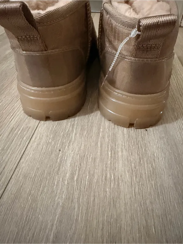 UGG Chestnut Logo Short Shearling-Lined Booties - Image 2