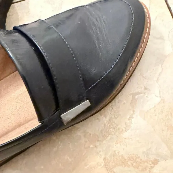 Naturalizer Women's Black and Navy Loafers - Image 3