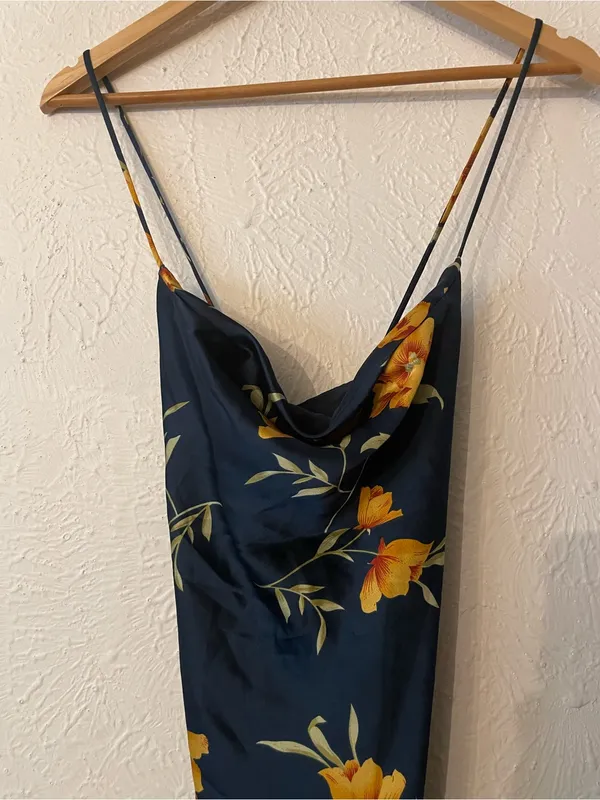 NWOT ASTR Gaia Strappy Bias Cut Satin Midi Floral Slip Dress Print XS - Image 4