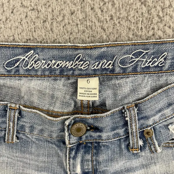 VTG Abercrombie & Fitch Jean Shorts 6 Light Wash Distressed Cut Off Bermuda Y2K - Image 4