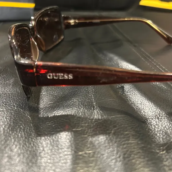 Guess Stylish Brown Sunglasses - Image 3
