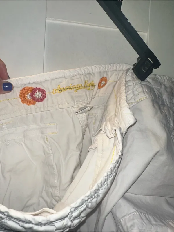 Y2K American Eagle Low Rise White Cargo Shorts - Image 9