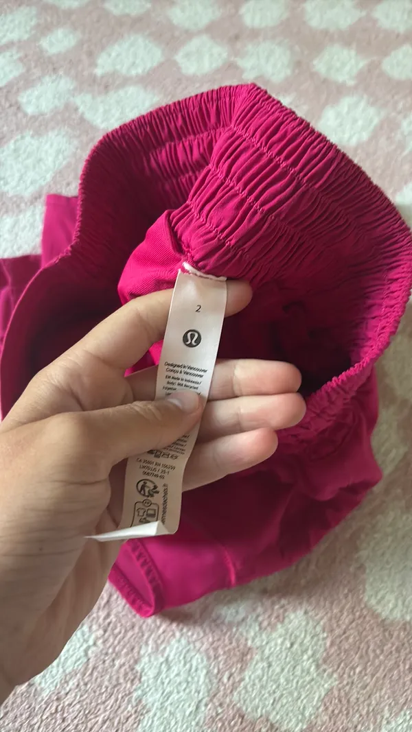 Pink Lululemon Shorts Hotty Hot 2.5" High-Rise - Image 3