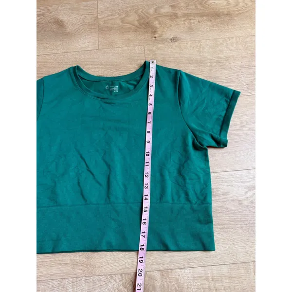 Offline by Aerie Green Sidewalk Seamless Short Sleeve Cropped T-Shirt Top sz XL - Image 4