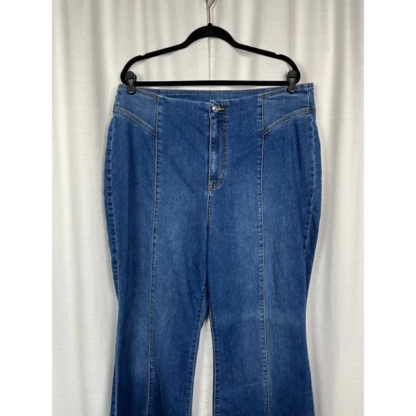 Free People We The Free Curvy Flare Leg Raw Hem Jeans Sz.35 - Image 2