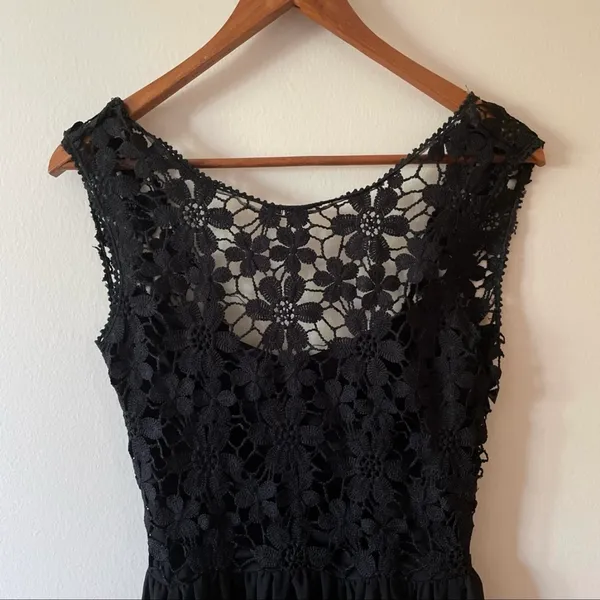 Black Lace Maxi Dress Size M - Image 3
