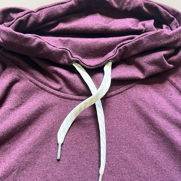 Vuori Crop Funnel Neck Pullover Top Lightweight Size Large - Image 3