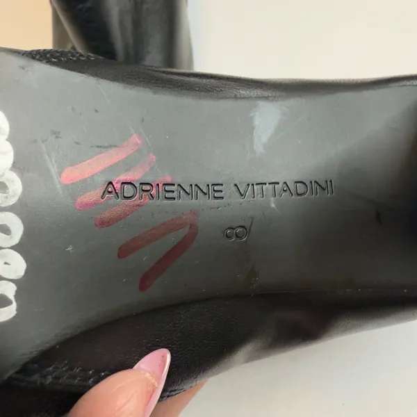Adrienne Vittadini Black Leather Ankle Boots Block Heel Chic Trendy Zip‎ Size 8M - Image 5