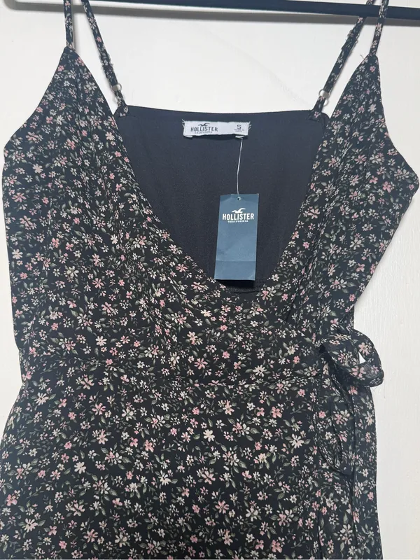 Hollister Black Floral Slip Dress with Pink and Cream Blossoms Small NWT - Image 2