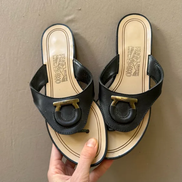 Salvatore Ferragamo Leather Gancini Thong Sandals - Image 7