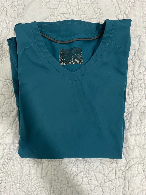 Skechers Women's V-Neck Scrub Top in Caribbean blue - Image 2