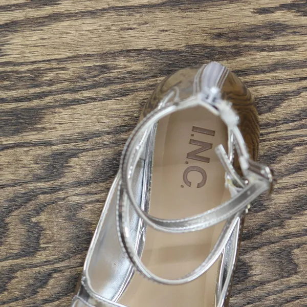 NWT INC International Concepts Valan Triple-Strapped Flats Silver Gray 8.5M - Image 8