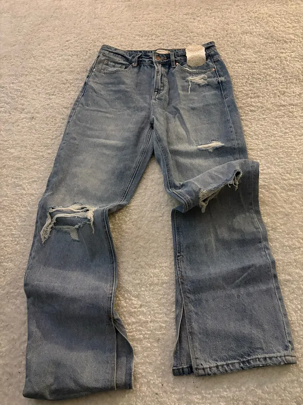 NWT altar'd state medium light wash high waisted distressed jeans. Size 28 - Image 4