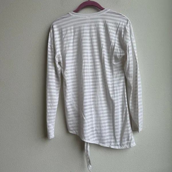 Women’s Lululemon Tie Your Practice Tie Front Long Sleeve Shirt Size 4 Rip Tag - Image 4