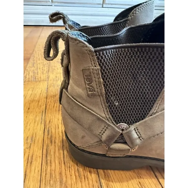 Teva Women’s De La Vina Dos Chelsea Boot Size 6.5 Taupe GUC - Image 6