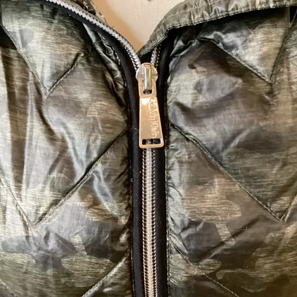 Calvin Klein Camo Performance Vest with‎ Down Fill - Image 4