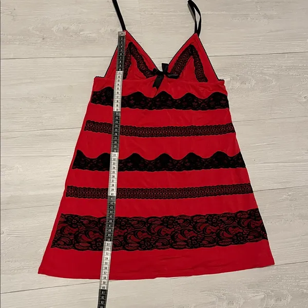Victoria's Secret Red and Black Lace Chemise - Image 5