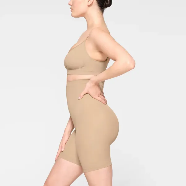 NWOT Skims Shapewear Seamless Sculpt Mid Thigh Short Beige Size‎ 2X - Image 2
