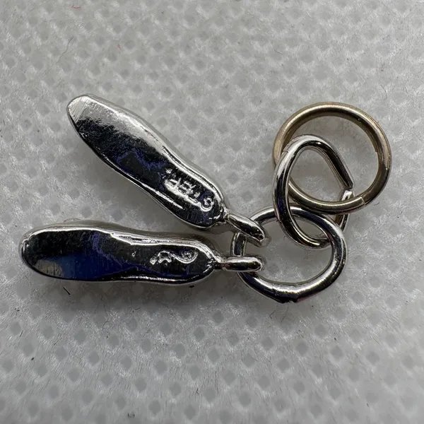 Sterling Silver Ballet Slippers Charm Vintage Pair of‎ Shoes Pendant 1.28g - Image 3