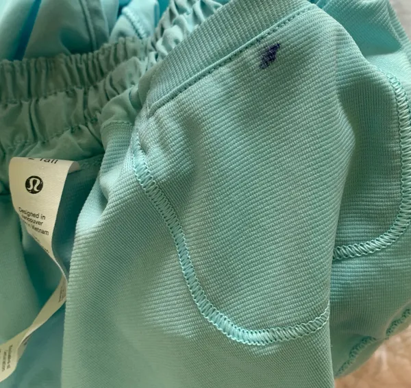 Lululemon Shorts Hotty Hot - Image 4