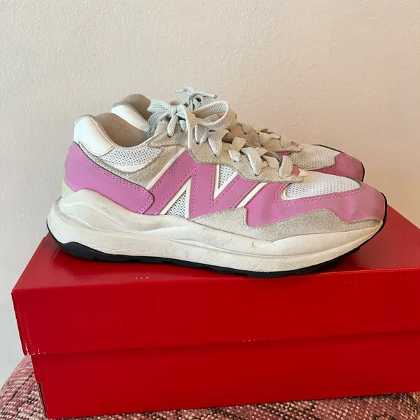 New Balance Women's Pink and White Sneakers Limited Edition Barbie Pink - Image 3