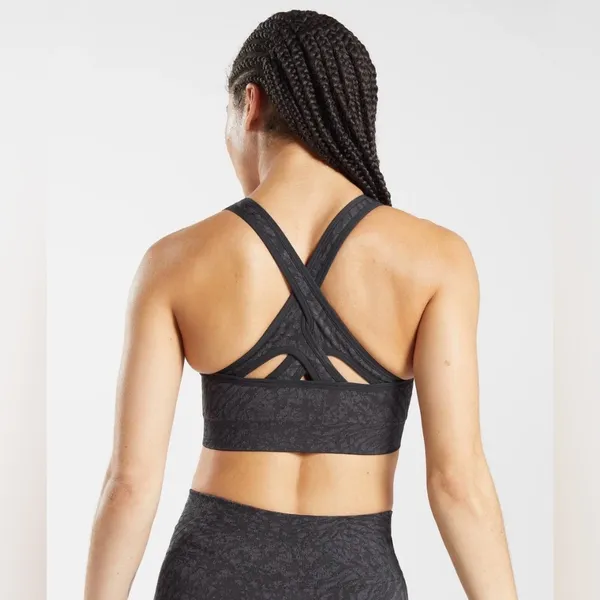 Gymshark Adapt animal print seamless sports bra size medium - Image 2