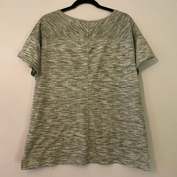 Kuhl Gray Heathered Short Sleeve Shirt Active Gorpcore Women's size Large - Image 6
