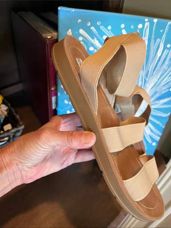 Steve Madden Comfy Tan Sandals - Image 7