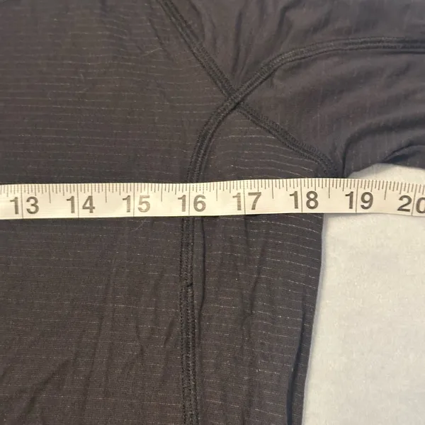 Lululemon long sleeve shirt size 12 - Image 2