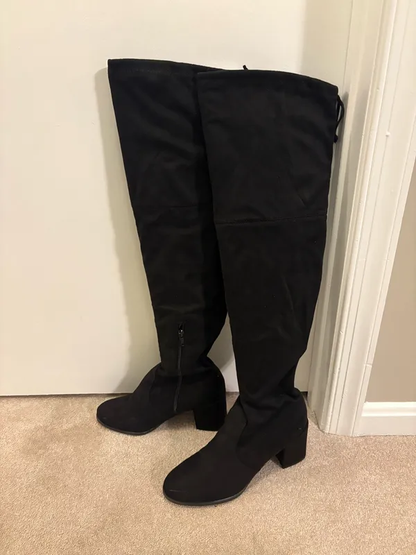 Black Knee-High Suede Boots Kelly&Katie Women’s size 7.5 - Image 2