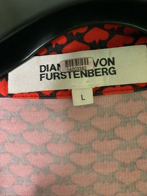 Diane Von Furstenberg silk wrap dress all-over heart print women's size large - Image 5