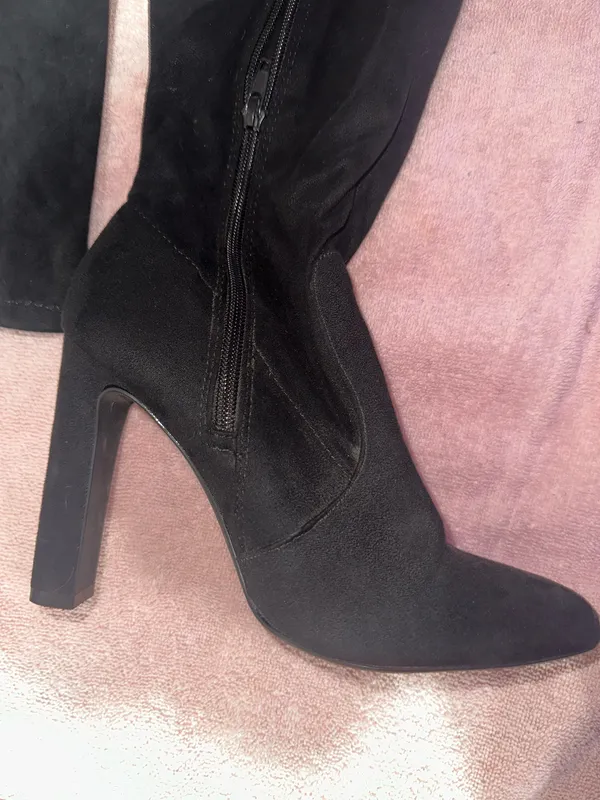 Black suede thigh-high boots  - Image 3