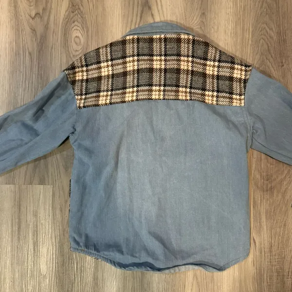 Boutique Shacket denim and flannel size Small - Image 2