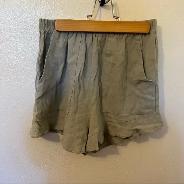 Women's‎ Size Small Casual Shorts Sage Green Gray Ruffle Hem Pockets Stretch - Image 2