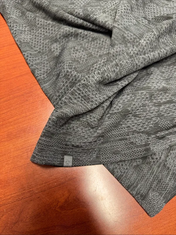 Lululemon tee size 8 // 081433 - Image 3