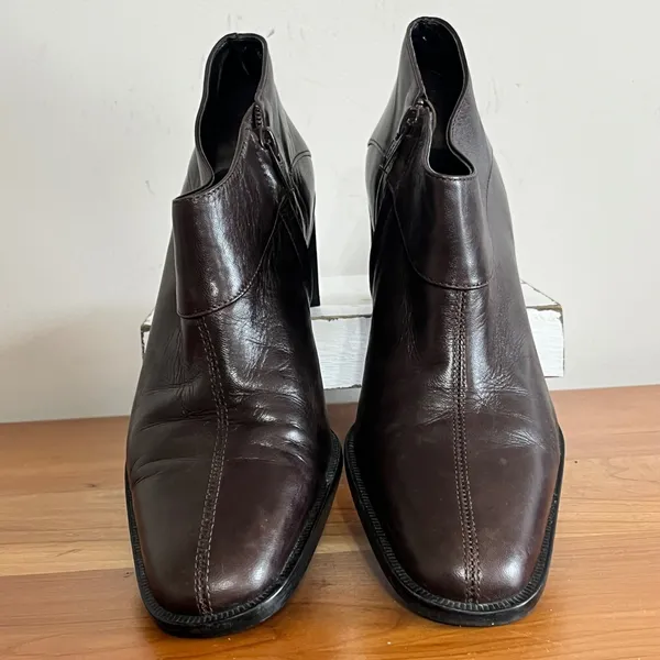 Etienne Aigner Donnie Brown Leather Square Toe Ankle Boots Womens 7M Brazil‎ - Image 4