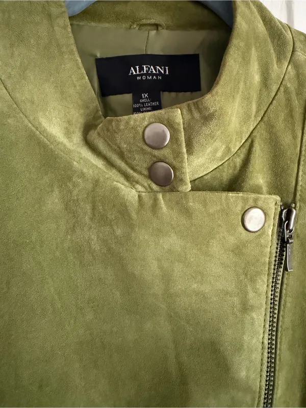 Olive green women’s Alfani moto leather jacket size 1X - Image 2