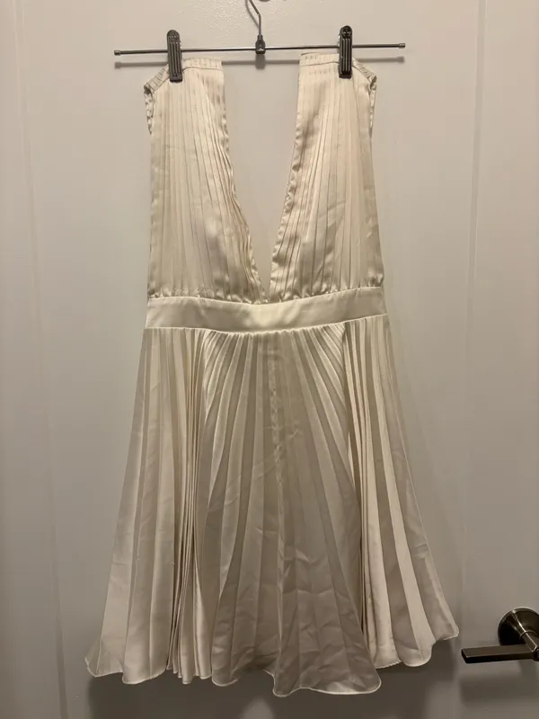 Abercrombie White Pleated Dress - Image 3