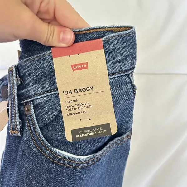 NWT Levi's '94 Baggy Mid Rise Straight Leg Jeans Size 25x31 Loose Hip & Thigh - Image 7