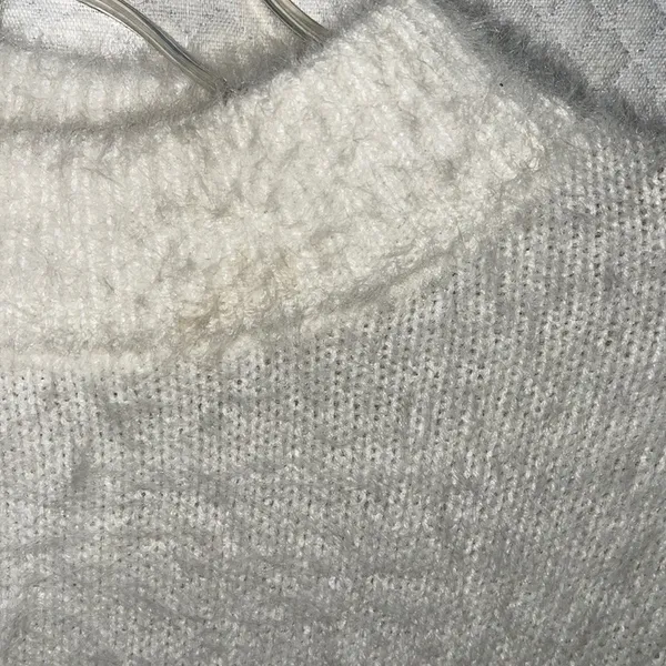 Gianni Bini fuzzy crop sweater ❤️‍🔥 - Image 7