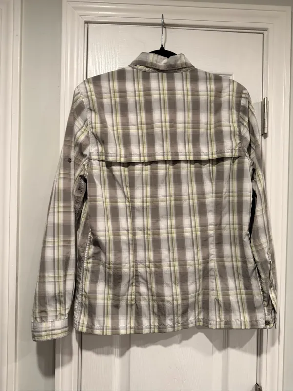 L.L. Bean Size S Green Gray Plaid Vented Nylon Hiking Trail Shirt Secure Pocket - Image 10