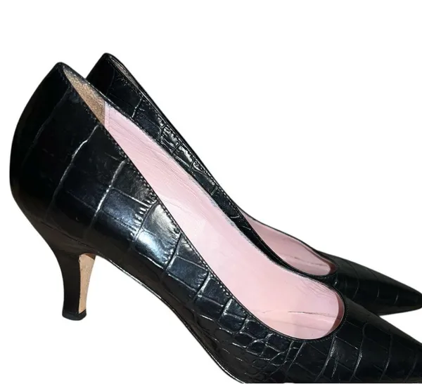 Isaac mizrahi Elegant Black Croc-Embossed Pumps - Image 7