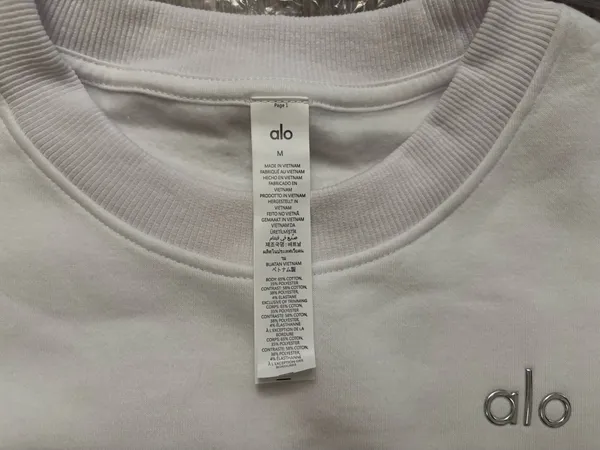 🤍✨Cropped Accolade Crewneck & Shorts Set – White (Size M) - Image 4
