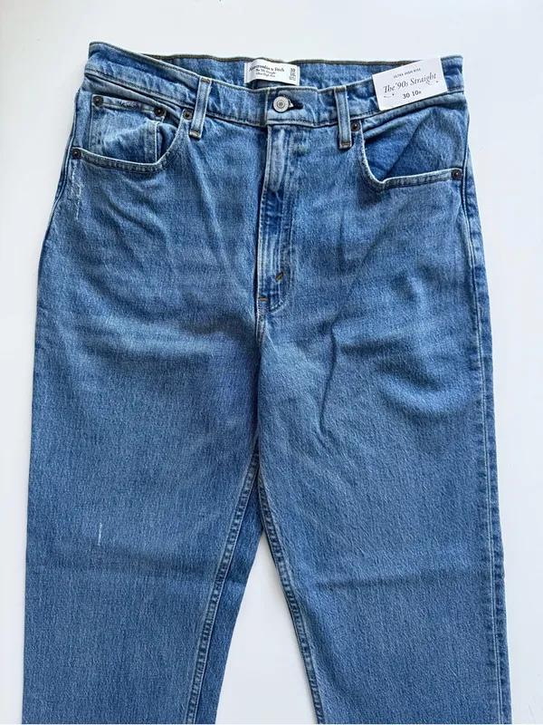 NWT Abercrombie & Fitch The 90’s Straight Ultra High Rise Jeans Size 30/10 - Image 3